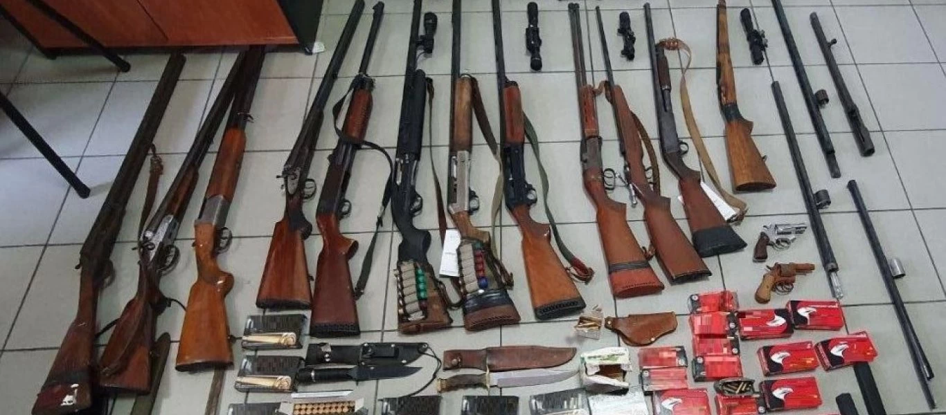 Ολόκληρο οπλοστάσιο και εκατοντάδες σφαίρες σε σπίτι στο Κιλκίς